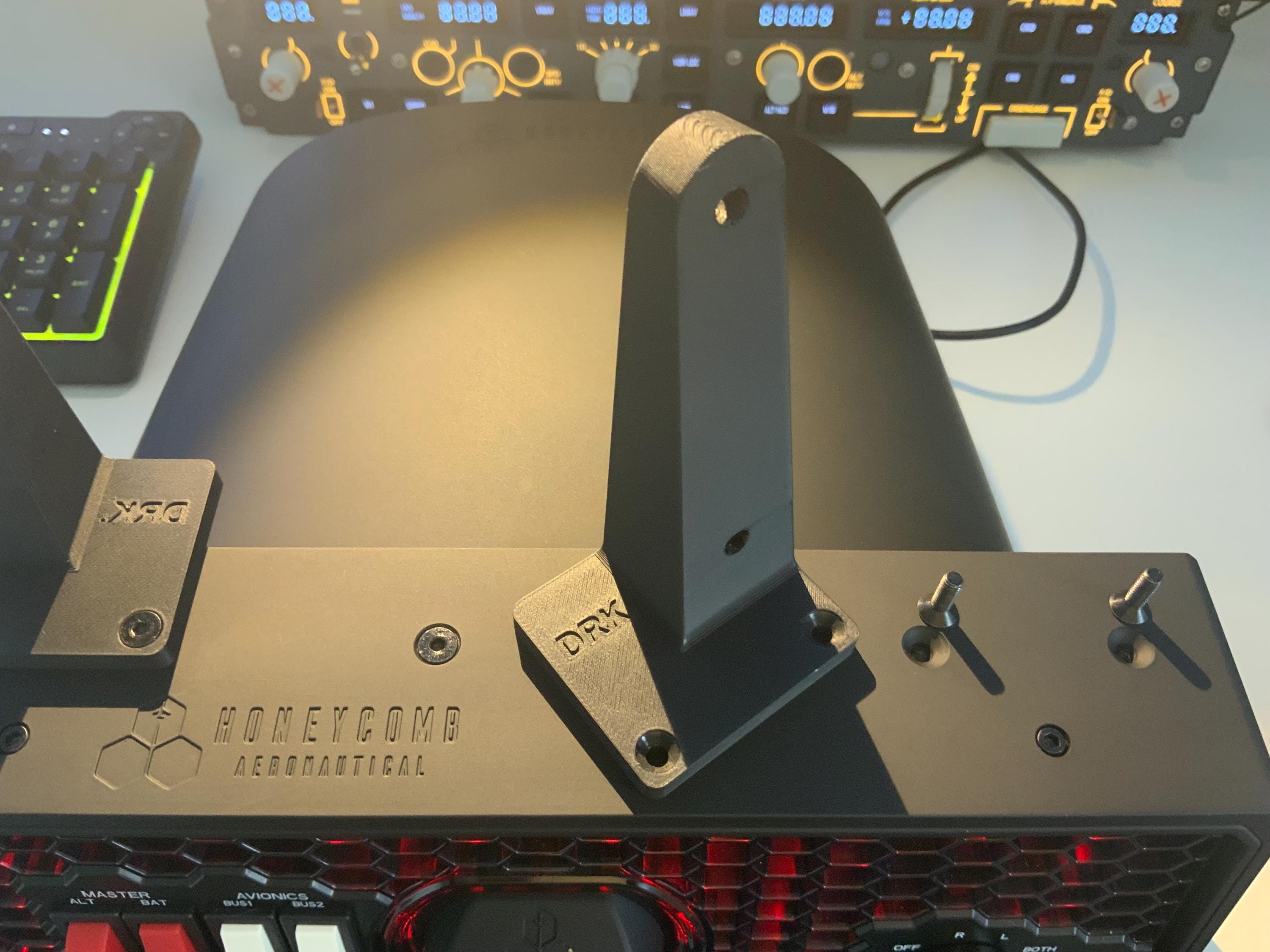 Logitech/Honeycomb フライトヨーク用の Winwing/WinCTRL PAP3 