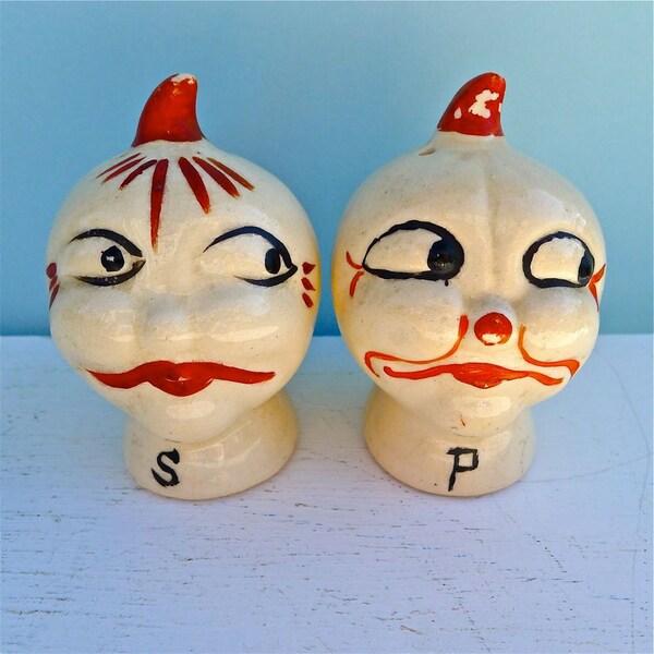40% OFF Vintage Garlic Head Anthropomorphic Salt and Pepper Shakers
