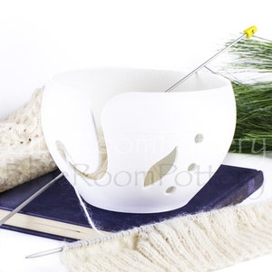 Regular White Yarn bowl, 3D printed yarn bowl, eco friendly, plastic, Big cake, Travel Crochet bowl, DIY knitter, Mother's Day gift