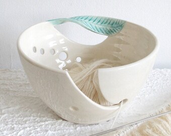 Ceramic Yarn Bowl, Knitting bowl, handmade Crochet Bowl, white with twisted green leaf, knitter gifts, Valentine’s Day gift - Made to Order
