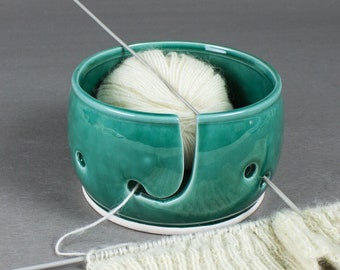 Emerald green Pottery Yarn Bowl, Knitter gift, knitting bowl, Mother's Day gift, BlueRoomPottery