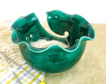 Large Yarn Bowl, Emerald Green, Ceramic Knitting Bowl, crochet bowl, Wheel thrown pottery, twisted rim, Mother's Day gifts -MADE TO ORDER