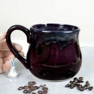 Handgemachter Keramikbecher, großer Keramikbecher, 20 - 22 Unzen Kaffeetasse, Aubergine lila, großer alter Becher, Muttertagsgeschenk, Freundgeschenk, Geschenk für sie