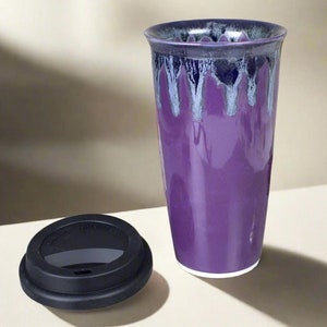 Amethist paarse keramische reismok, koffiekop, To Go-mok met deksel, handgemaakt aardewerk