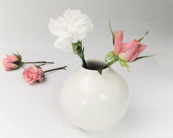 Vase bourgeon en céramique blanche, idées cadeaux pour la fête des mères, décoration d'intérieur moderne, poterie faite main, cadeau de pendaison de crémaillère minimaliste, cadeau pour elle