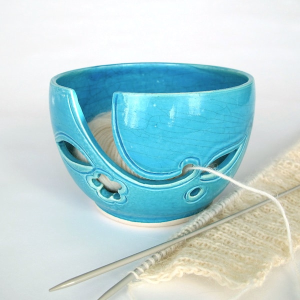 Ocean Blue Yarn bowl, Turquoise Blue leaf Knitting Bowl, Robin's egg Ceramic Yarn holder, Crochet Portable, BlueRoomPottery