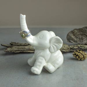 Elephant ring holder, Lucky white Elephant, ceramics jewelry Ring Holder, pottery Elephant Decor, Mother's Day , unique cute gift for her