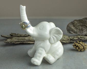 Elephant ring holder, Lucky white Elephant, ceramics jewelry Ring Holder, pottery Elephant Decor, Mother's Day , unique cute gift for her