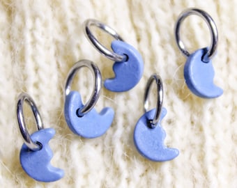 Knitting Stitch Markers, Set of 5 ceramics baby blue moons, Crochet Yarn Stitchmarker, moon Charms to Mark Stitches, Modern knitter gifts