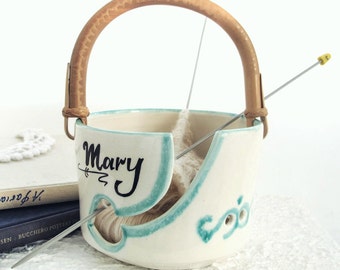 White ceramic Yarn Bowl, Any name, Mom, Large Personalized Pottery knitting Bowl, Wheel thrown Handle, blueroompottery MADE TO ORDER