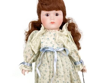 Vintage Victoria Collectibles Musical Red Haired Porcelain Doll 16" W/Stand Tag