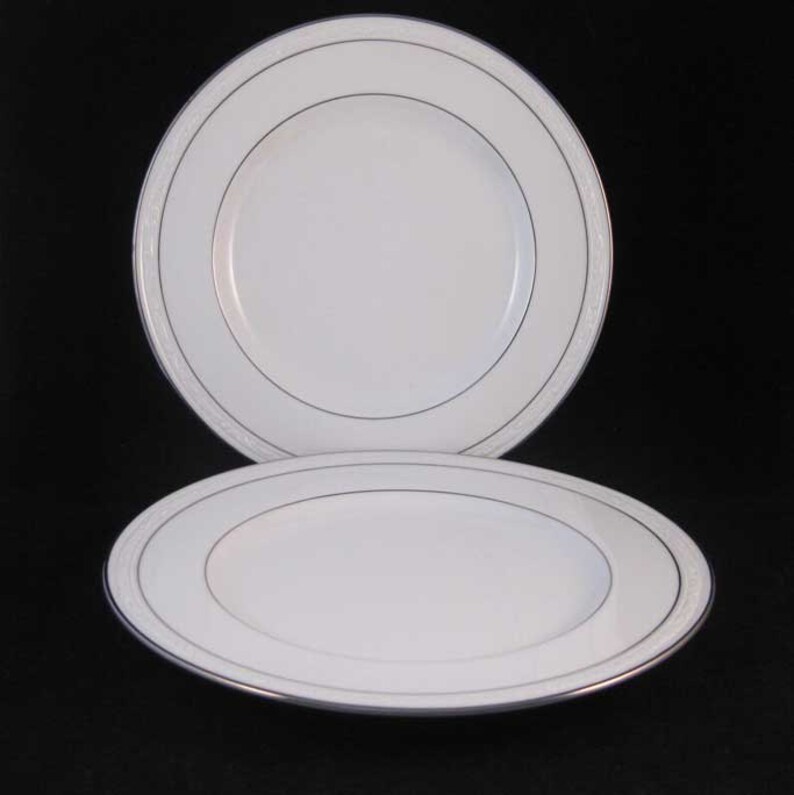 Noritake China White Scapes Stoneleigh Pattern Platinum 4062 Dinner Plate