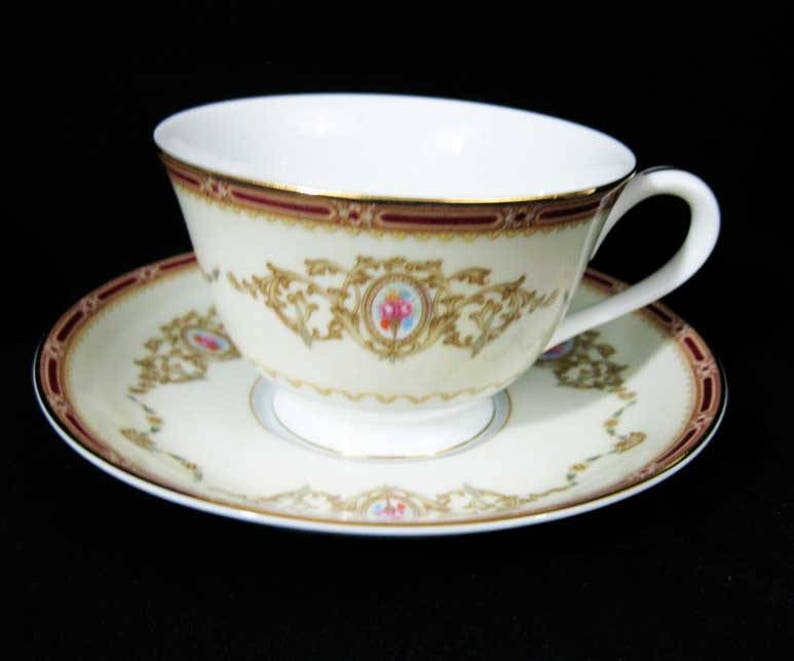 Noritake Nippon Toki Kaisha Pattern 1802 Tea Cups & Saucers Etsy