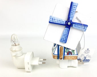 Argo Delfts Blue Blauw Holland Windmill Night Light W/Euro & U.S. Plug/Sockets Spinning Blades New!