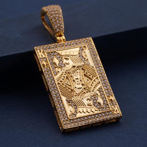 Pendentif hip hop « King Card Poker » rond, diamants Moissanite Royal King Poker, pendentif carte à jouer en or jaune, pendentif breloque pour homme sans chaîne