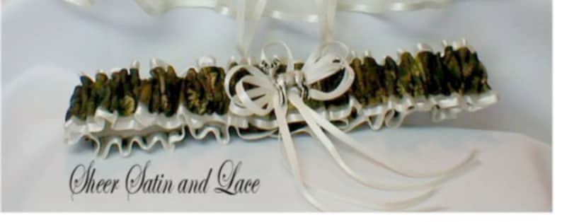 Toss Ivory CAMOUFLAGE wedding garters DEER Tree CAMO garter
