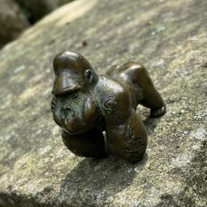 Antique Brass Style Gorilla Figurine, Vintage Metal Tea Pet Handheld Collectible, Desk Paperweight Office Decor Gift for Collectors