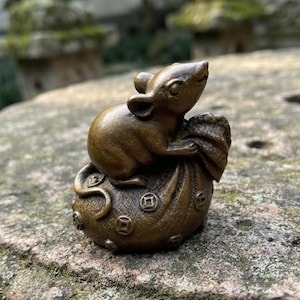 Antique Brass Style Lucky Mouse Money Bag Figurine, Vintage Metal Tea Pet Desk Paperweight, Wealth Decor Collectible Gift for Home Office