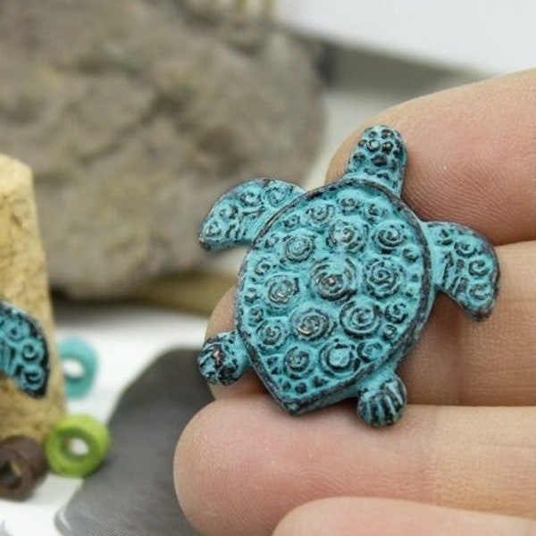 10%OFF, Mykonos sea turtle pendant, green patina Verdigris, Spiral sea turtle, Double sided, for jewelry making 30mm - 1pc