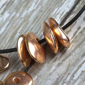 Flocon de maïs en céramique de cuivre brillant de Mykonos 18 mm, perles grecques à grand trou, gros éclats, perle métallisée, fabrication de bijoux, 4/10/25 pièces