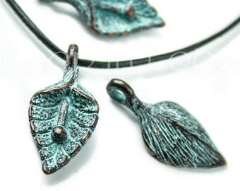 25/%OFF Maple Leaf pendant Charm Green Patina Copper Mykonos Beads Greek textured Leaves Verdigris Charms European Metal Casting 2pcs