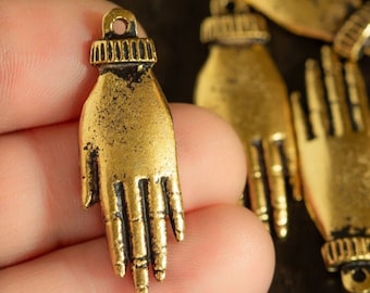 Dije de mano curativa, colgante de mano rústica, manos bañadas en oro real de 24 quilates, fundición de metal europeo, manos étnicas bohemias, fabricación de joyas, cantidad a elegir