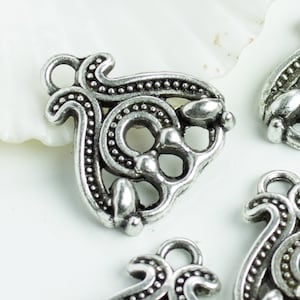 Bohemian Chandelier Connector SMALL filigree floral Earring Link hypoallergenic zamak Antique Silver connectors cute Boho Links 2pcs