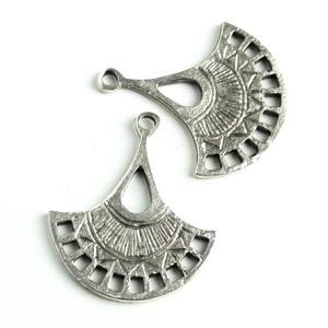 Colgante Mykonos de plata antigua con forma de abanico, doble cara, eslabón para pendientes, 26 x 30 mm, 2 o 6 piezas imagen 1