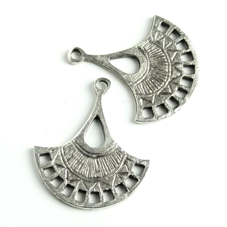 Colgante Mykonos de plata antigua con forma de abanico, doble cara, eslabón para pendientes, 26 x 30 mm, 2 o 6 piezas imagen 1