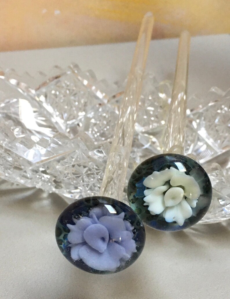 Glass Straight Knitting Needles With Button Tops in Blue and White