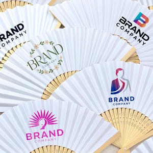 Benutzerdefinierter faltbarer Handfächer mit Namen, Logo oder Zitat / benutzerdefiniertes Geschäftslogo / benutzerdefinierter Fächerdruck / beliebiger Text Handpapier faltbarer Fächer / Partygeschenke