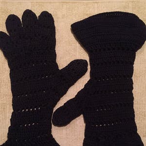Vintage 1950s Gauntlet Cuff Crochet Gloves  - dark navy blue - openwork - XS