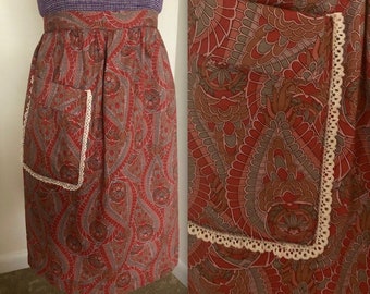 Vintage 1960s 70s Groovy Paisley Floral Half Apron with Pocket - Maid / Hostess - Apron Hippie Boho Fall Eyelet Lace Red - Megan Draper