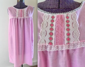 Vintage 1960s MOD Sleeveless Shift Nighty - Lace & Embroidered - Pink Nightgown - Large
