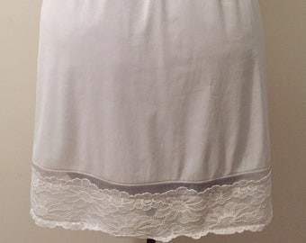 Vintage 1970s Vanity Fair White Lace Chiffon Half Slip - small - short - Silky Soft Nylon