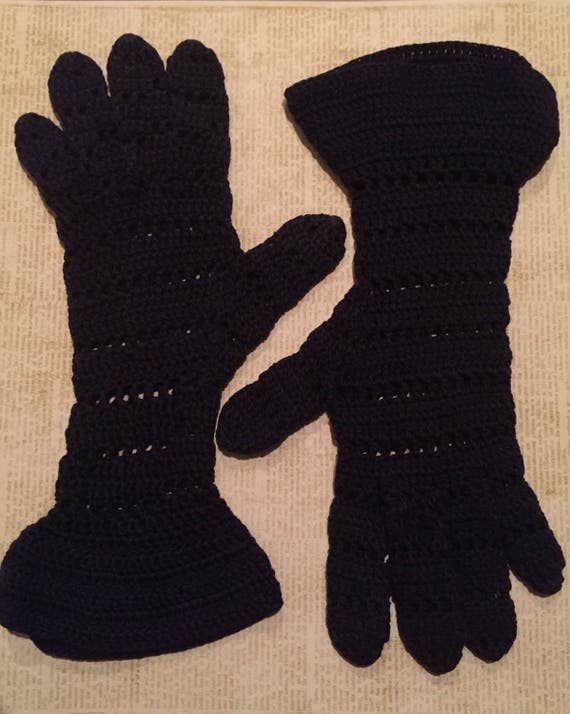 Vintage 1950s Gauntlet Cuff Crochet Gloves  - dar… - image 1