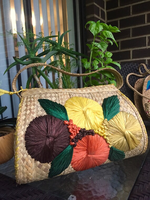 Vintage 1960s Rattan Purse Raffia Floral Motif - … - image 2