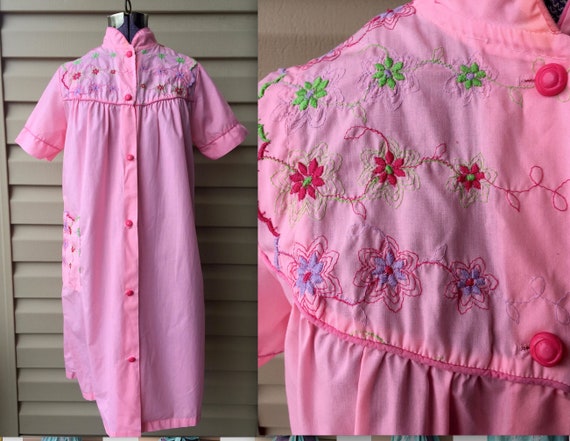 Vintage 1960s Pink Embroidered Floral Nightgown -… - image 1