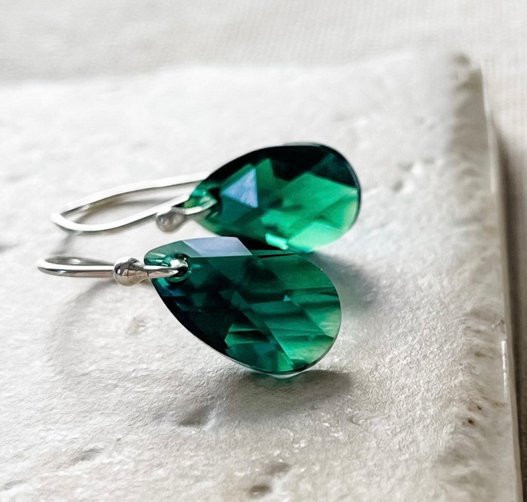 Get Minimalistic Green Drop Earrings at ₹ 210 | LBB Shop