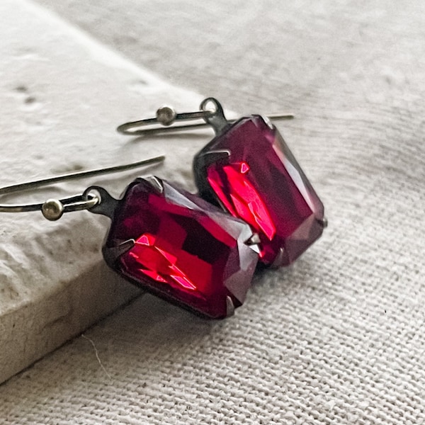 Vintage Garnet Red Glass Earrings, Gifts For Her Under 30, Crimson and Antique Brass, Old Hollywood Drop Style Earrings, Business Casual