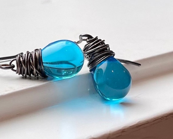 チェコビーズスカイブルー系ピアス・イヤリング  期間限定！ スカイブルーチェコビーズピアス.イヤリング スカイブルーガラス