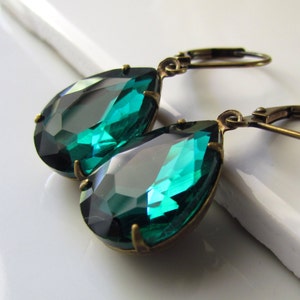 Emerald Green Glass Earrings, Old Hollywood Big Drop Earrings, Gifts For Her Under 30, Vintage Estate Style Antiqued Brass Dangle Earrings