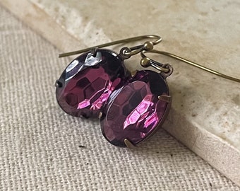 Plum Vintage Glass Earrings, Small Plum Glass Earrings, Vintage Plum Dangle Earrings, Antique Brass, Plum Bridesmaid Earrings, Old Hollywood