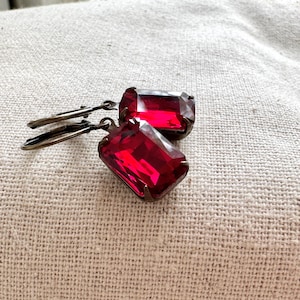 Vintage Garnet Red Glass Earrings, Gifts For Her Under 30, Crimson and Antique Brass, Old Hollywood Drop Style Earrings, Business Casual