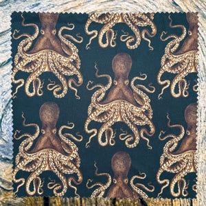 Sepia Octopus Lens Cleaning Cloth – ręcznie robiona w Hertfordshire, Anglia
