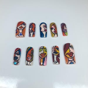 Picasso-inspirerade handmålade press-on-naglar – färgglad ansiktsdesign | Fyrkantig medium! 2 designer | 2 set