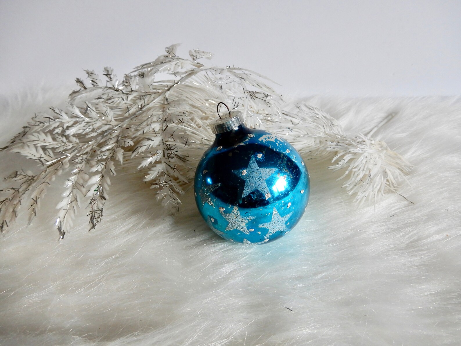 how to create a vintage Christmas tree with glass ornaments