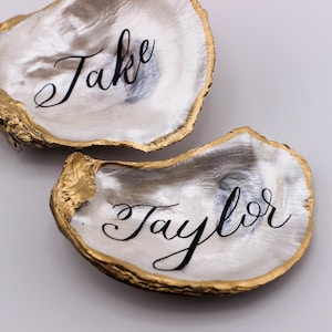 Personalisierte Austernschalen-Tischkarten - Personalisierter Name oder Wort für Hochzeit, Ereignisandenken, Strand-Themen-Wohnkultur oder Geschenk