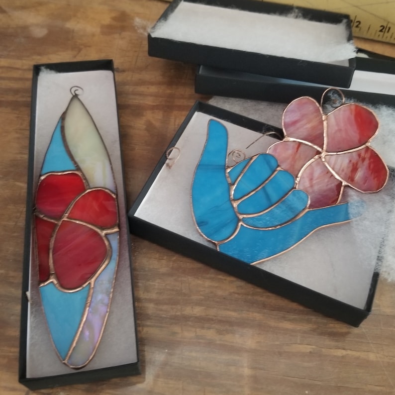 Hang Loose - Surfboard, Shaka and Plumeria Suncatcher Set imagem 1