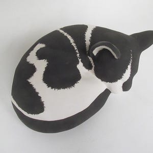 Highly Detailed Sleeping Cat B/W Cremation Urn -  (OR)